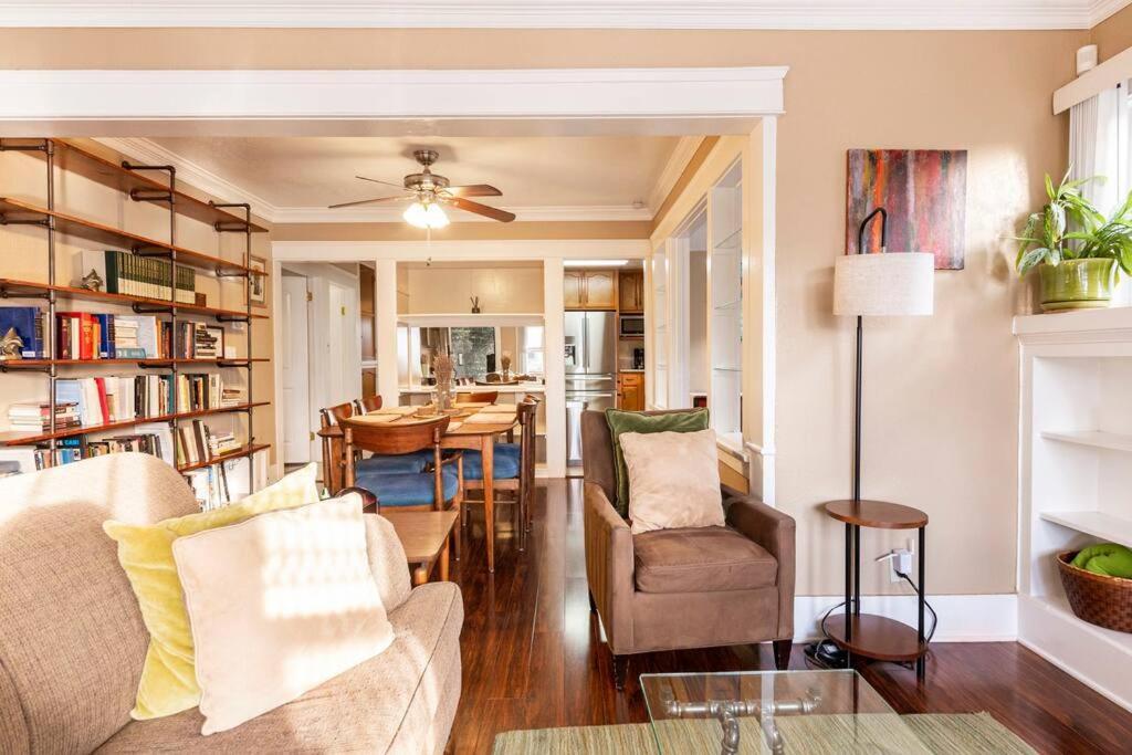 Charming Angeles Craftsman-cottage House Casa de férias Los Angeles